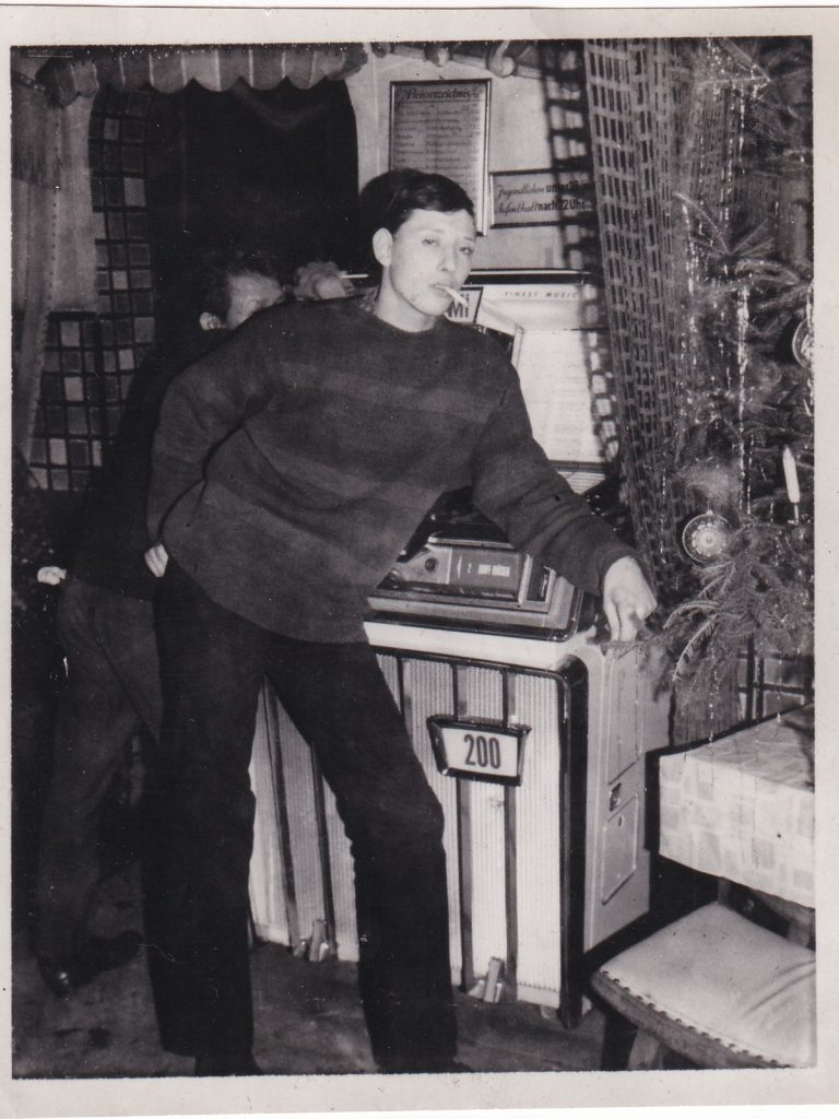 Jürgen in der Casablanca Bar_1957